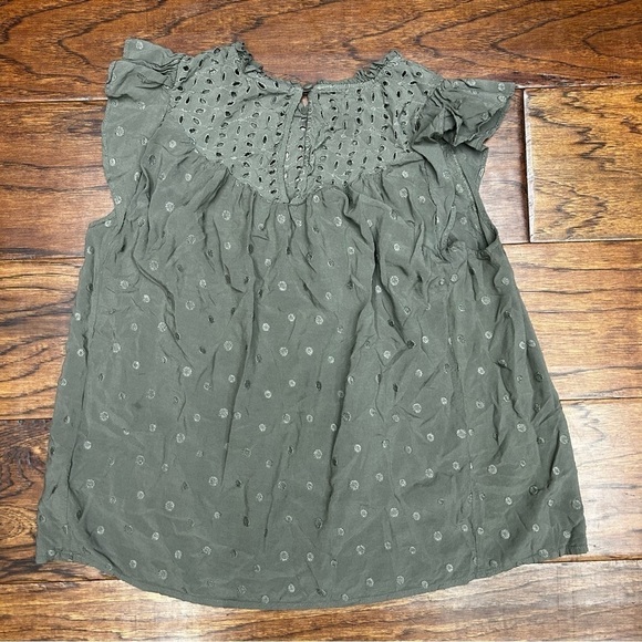 Torrid‎ Eyelet Ruffle Sleeve Top - Picture 5 of 8